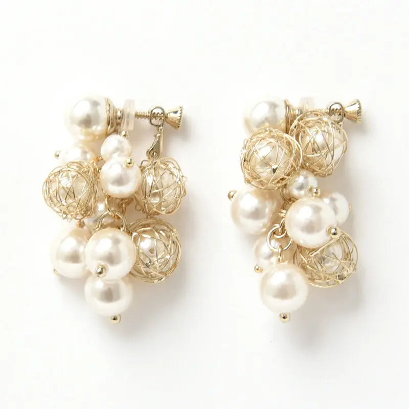 イヤリング ピアス 結婚式 パール アクセサリー パーティー レディース ルピナスイヤリング 耳飾り ミディアム 複連パール フォーマル ウェディング シンプル ボリューム 二次会 謝恩会 お呼ばれ 披露宴 パーティードレス通販TwinkleGIrls