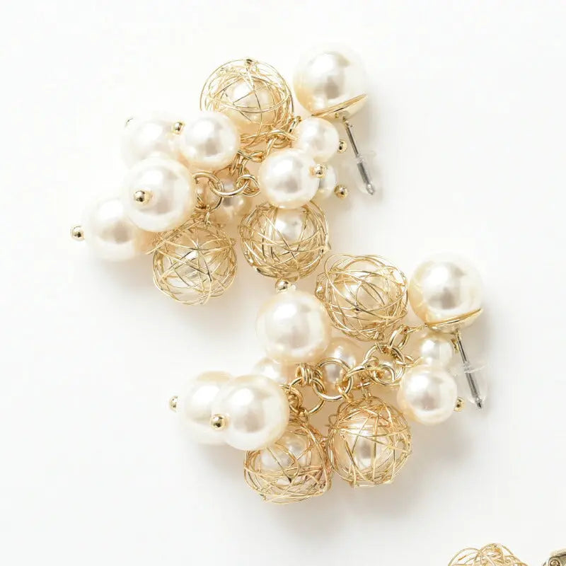 イヤリング ピアス 結婚式 パール アクセサリー パーティー レディース ルピナスイヤリング 耳飾り ミディアム 複連パール フォーマル ウェディング シンプル ボリューム 二次会 謝恩会 お呼ばれ 披露宴 パーティードレス通販TwinkleGIrls