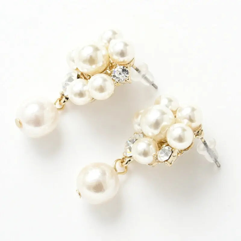 イヤリングピアス結婚式パールアクセサリーパーティーレディースアネモネイヤリング耳飾りミディアム複連パールフォーマルウェディングシンプルボリューム二次会謝恩会お呼ばれ披露宴