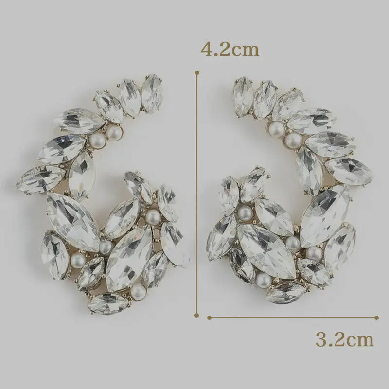 イヤリングピアス結婚式パールアクセサリーパーティーレディースベルフルールイヤリング耳飾りフォーマルウェディングシンプルボリュームお呼ばれ