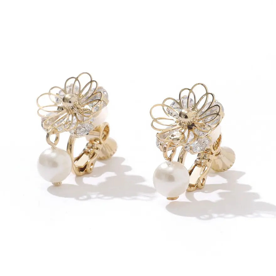 イヤリングピアス結婚式パールアクセサリー大ぶり揺れるゲストウェディングフラワー花パーティーゴールド/シルバー和装花嫁ボリュームお呼ばれ二次会