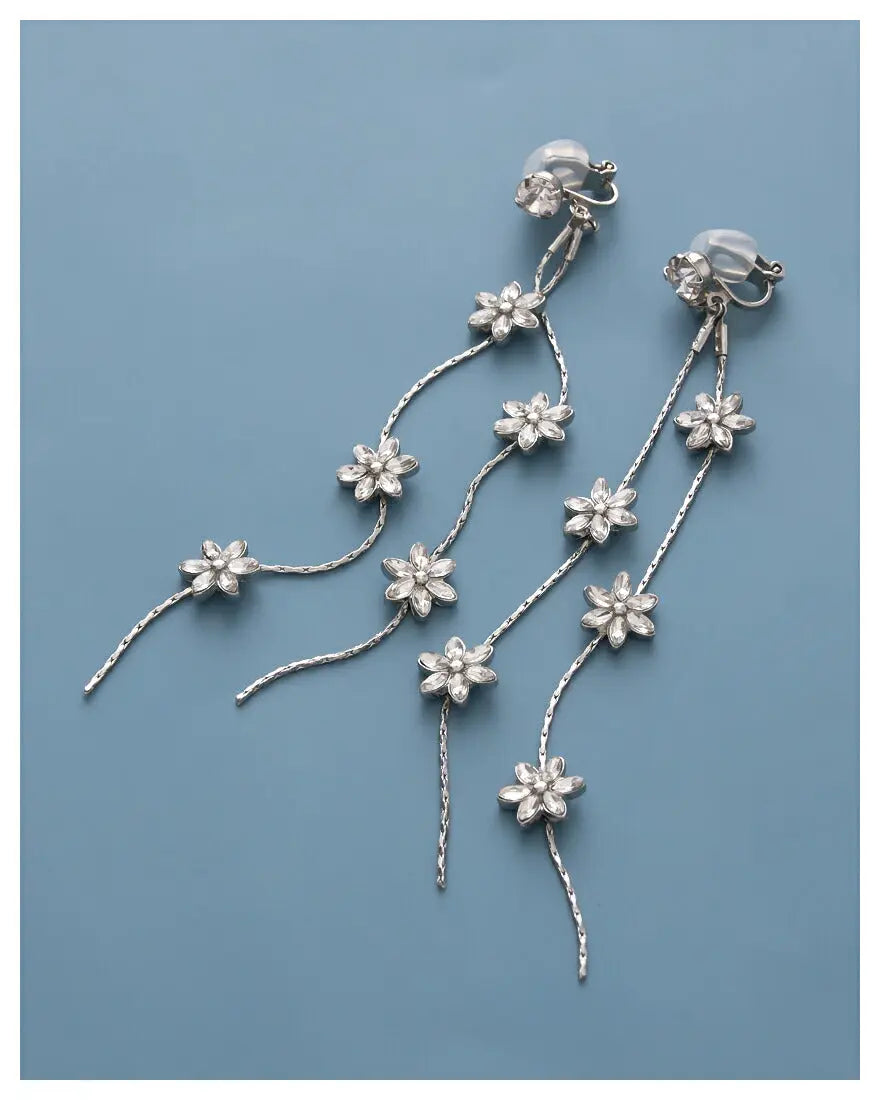 イヤリング結婚式アクセサリーパール以外お呼ばれ大ぶり揺れるゲストウェディングシンプルパーティー二次会ゴールド和装花嫁ボリュームお呼ばれ二次会