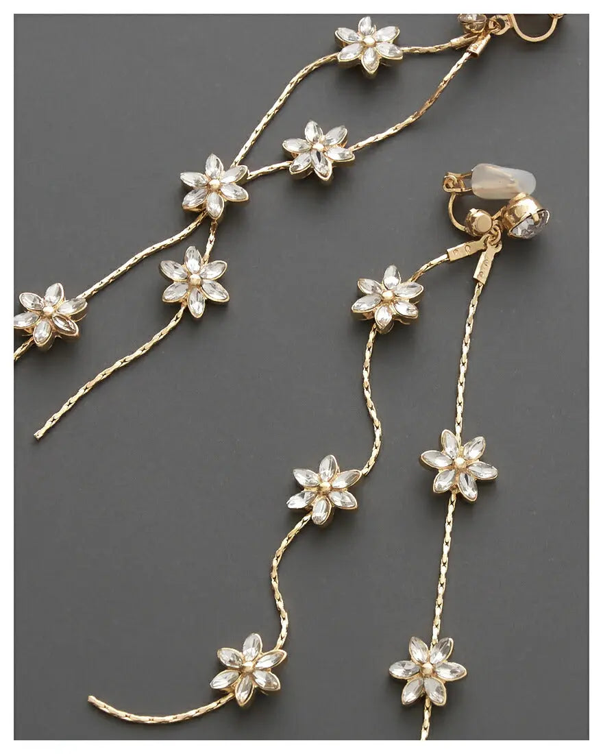 イヤリング 結婚式 アクセサリー  パール以外 お呼ばれ 大ぶり 揺れる ゲスト ウェディング シンプル パーティー 二次会 ゴールド 和装 花嫁 ボリューム お呼ばれ 二次会 パーティードレス通販TwinkleGIrls