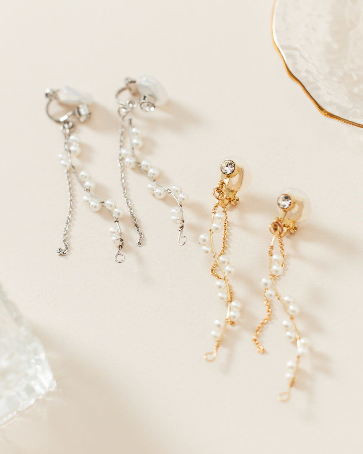 イヤリングピアス結婚式ストーンアクセサリー大ぶり花乳白色透明感ミニマルゲストウェディングビジューパーティーゴールド和装花嫁ボリュームお呼ばれ二次会