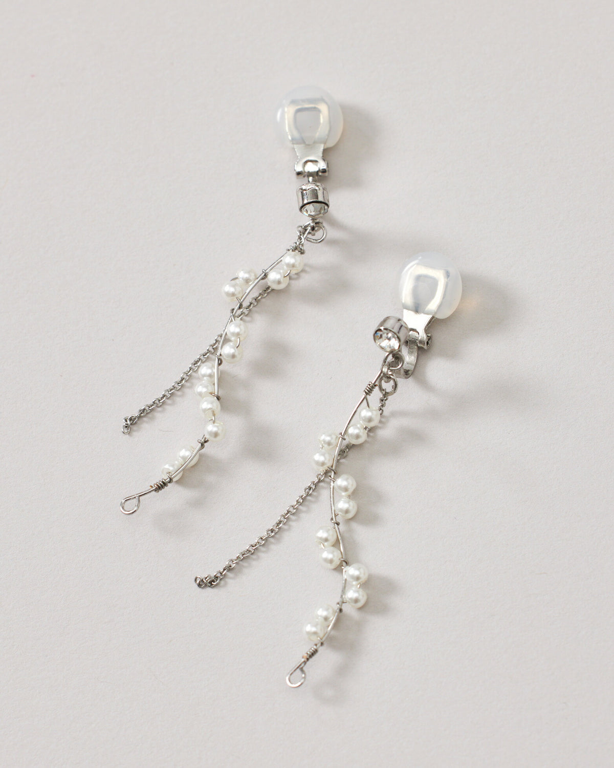 シアーフラワーイヤリングレディースオールシーズン軽量大ぶり上品華やかパール結婚式お呼ばれ二次会普段使いゴールド/シルバー