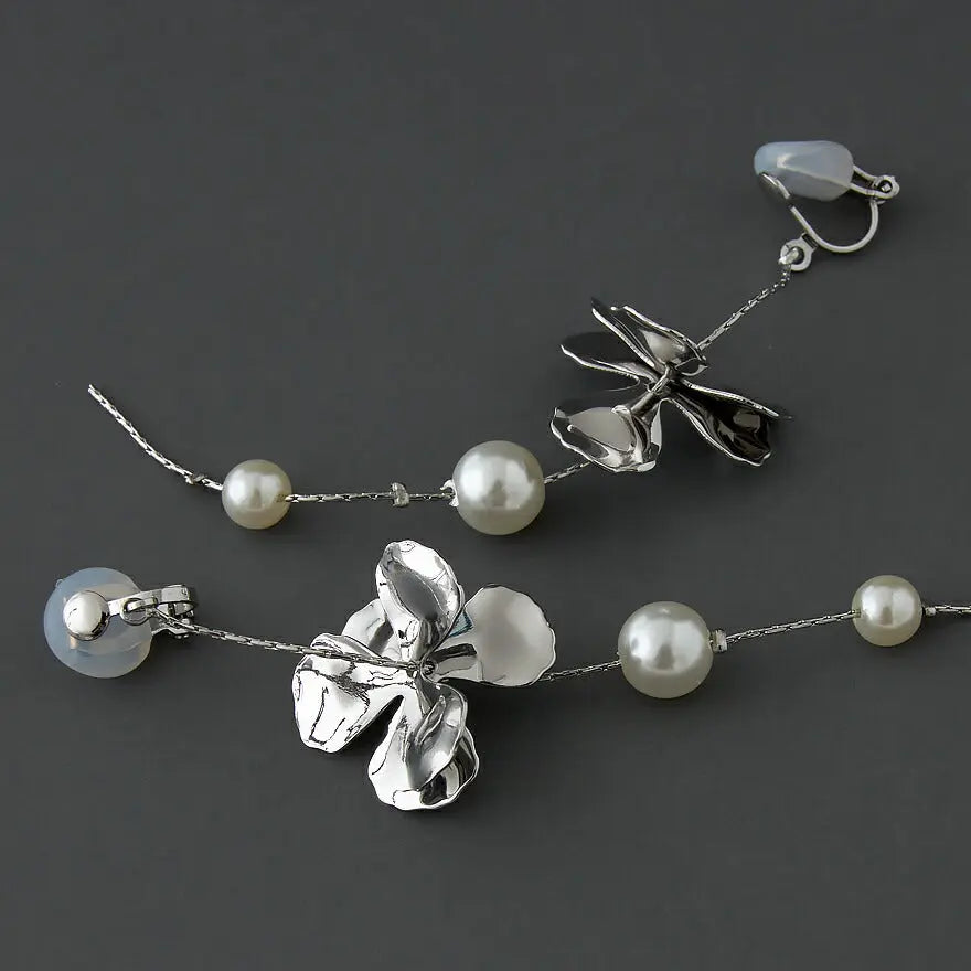 イヤリングピアス結婚式アクセサリー大ぶりお花すずらんゲストウェディングビジューパーティーゴールド和装花嫁ボリュームお呼ばれ二次会