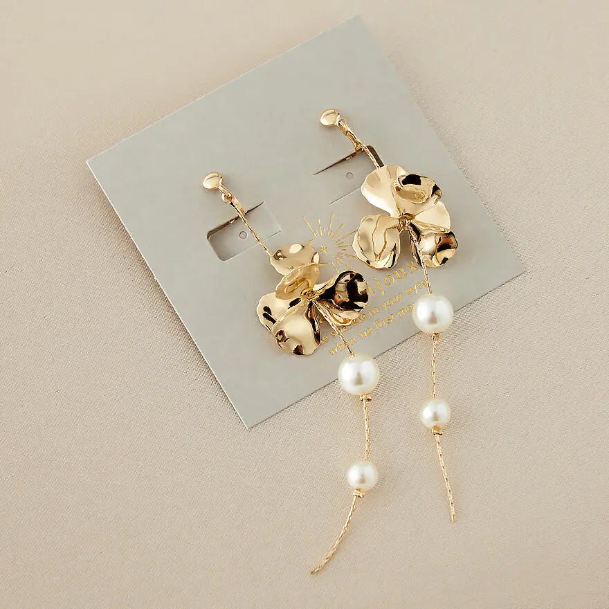 イヤリングピアス結婚式アクセサリー大ぶりお花すずらんゲストウェディングビジューパーティーゴールド和装花嫁ボリュームお呼ばれ二次会