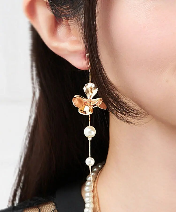 イヤリング 結婚式 アクセサリー パール 揺れる お呼ばれ 大ぶり ゲスト 二次会 お花 メタルパーツ パーティー ボリューム パーティードレス通販TwinkleGIrls