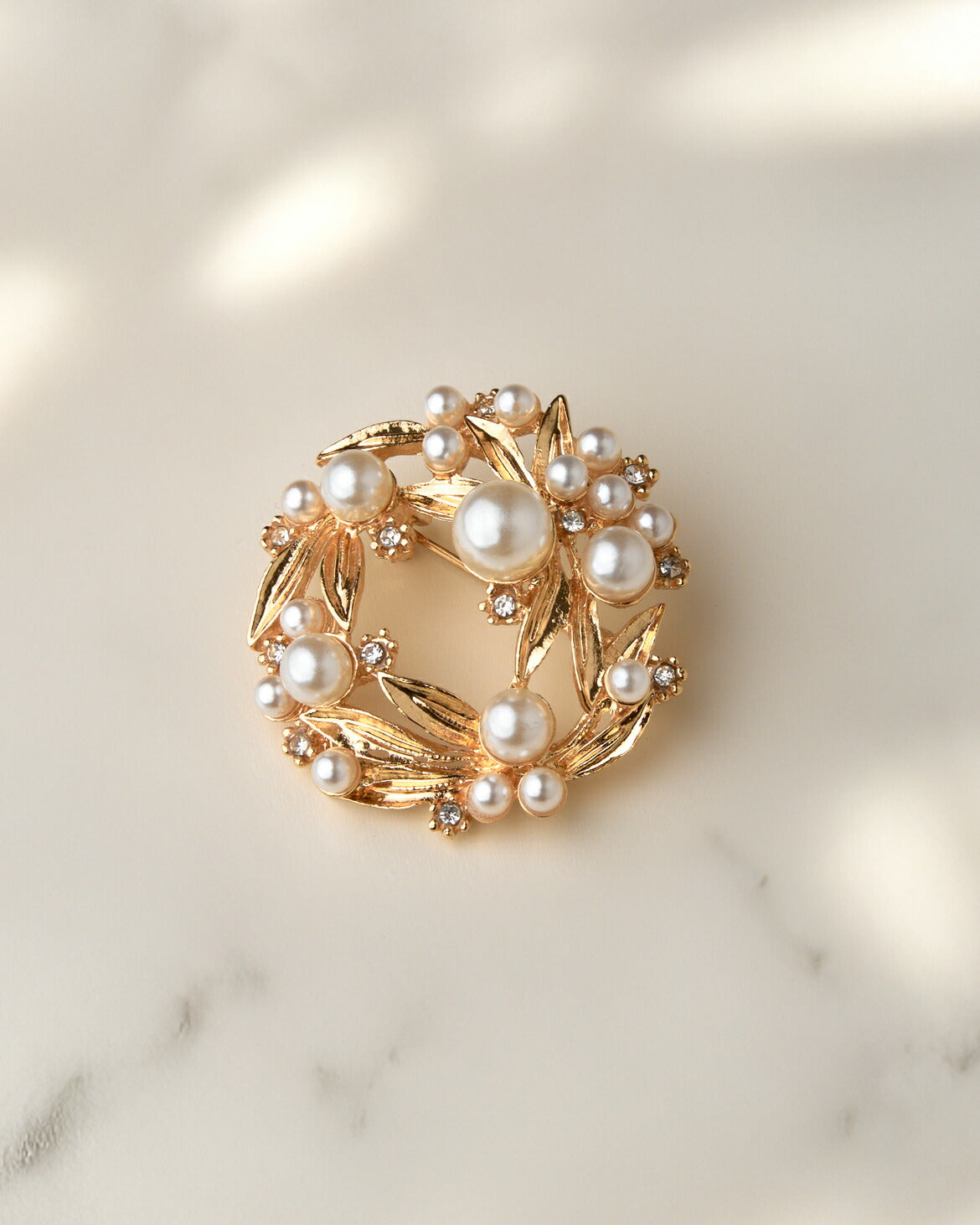 ブローチ パール レディース アクセサリー セレモニー 結婚式 上品 入園式 卒園式 入学式 卒業式  パーティー 披露宴 ゴールド シンプル