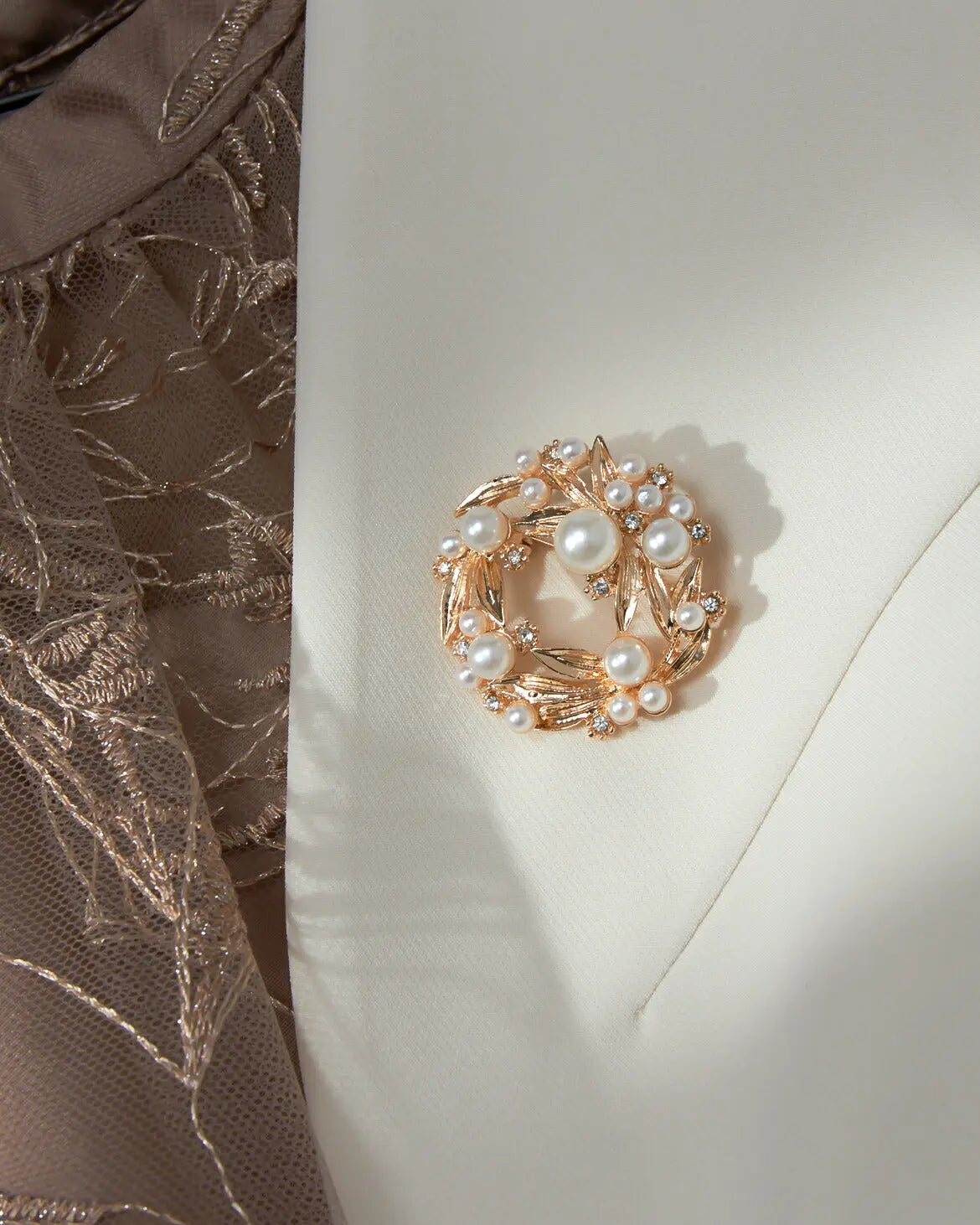 【30%OFFクーポンで1463円】ブローチパールレディースジャケットセレモニー結婚式上品入園式卒園式入学式卒業式パーティー披露宴ゴールドシンプル