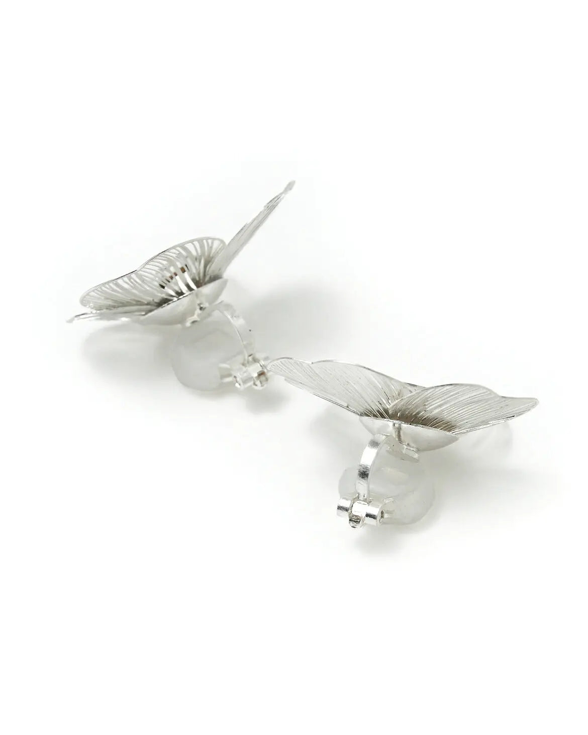 イヤリングピアス結婚式アクセサリー大ぶりお花すずらんゲストウェディングビジューパーティーゴールド和装花嫁ボリュームお呼ばれ二次会