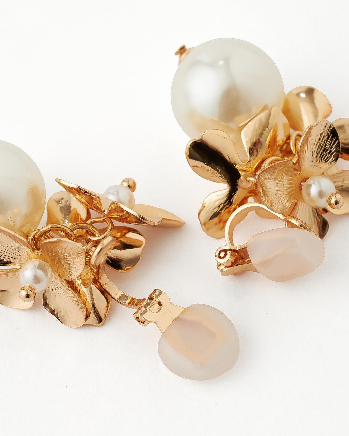 TwinkleGirlsイヤリングレディース結婚式卒業式入学式お呼ばれオールシーズン痛くなりにくいクリップ式大ぶりフラワーパール揺れるゴールド/シルバーaccessory0260