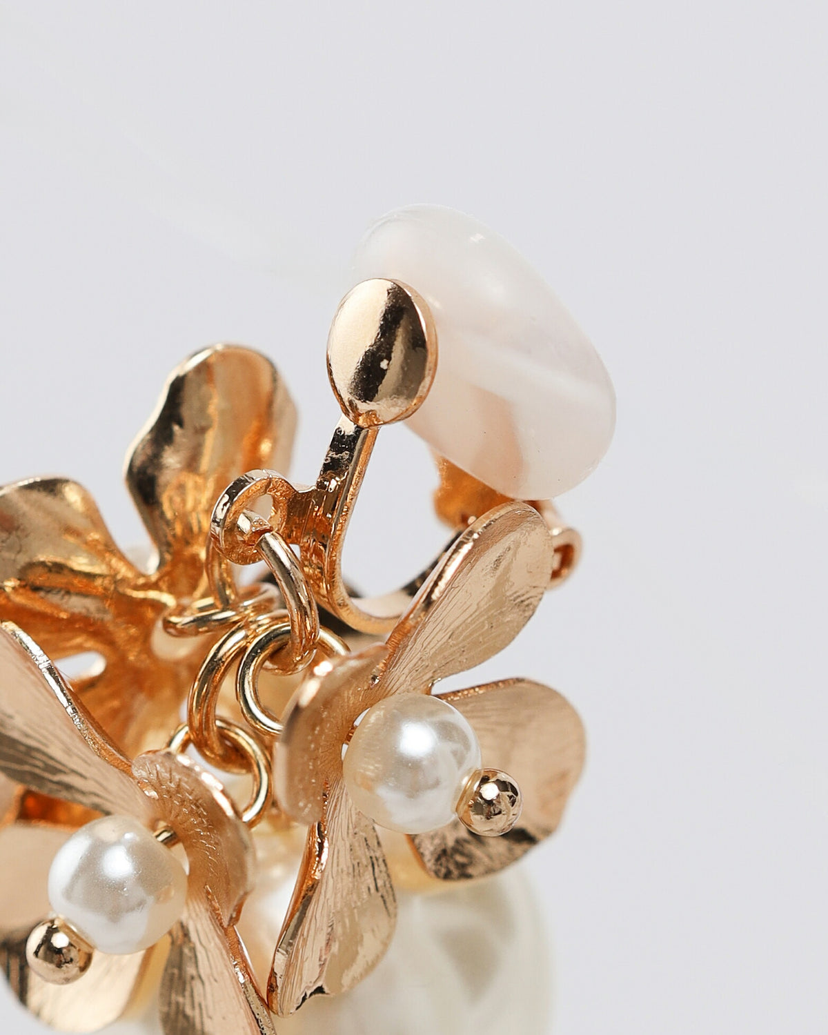 TwinkleGirlsイヤリングレディース結婚式卒業式入学式お呼ばれオールシーズン痛くなりにくいクリップ式大ぶりフラワーパール揺れるゴールド/シルバーaccessory0260