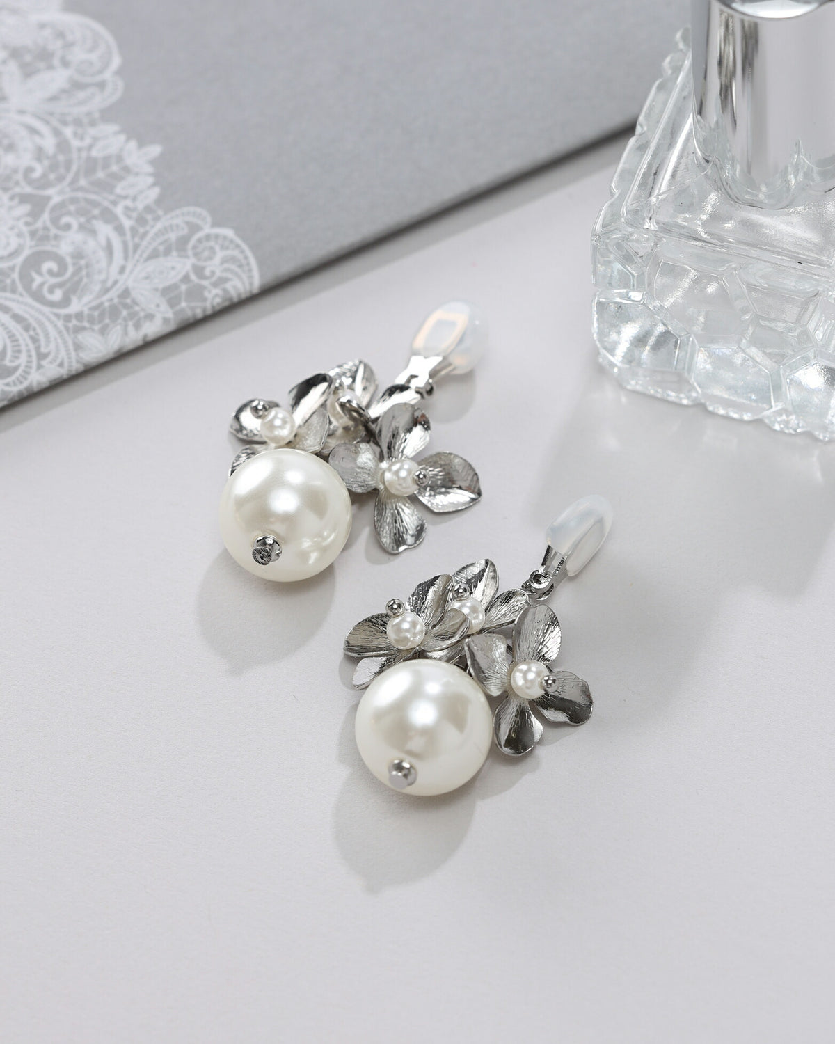 TwinkleGirls イヤリング レディース 結婚式 卒業式 入学式 お呼ばれ オールシーズン 痛くなりにくい クリップ式 大ぶり フラワー パール 揺れる ゴールド/シルバー accessory0260 パーティードレス通販TwinkleGirls