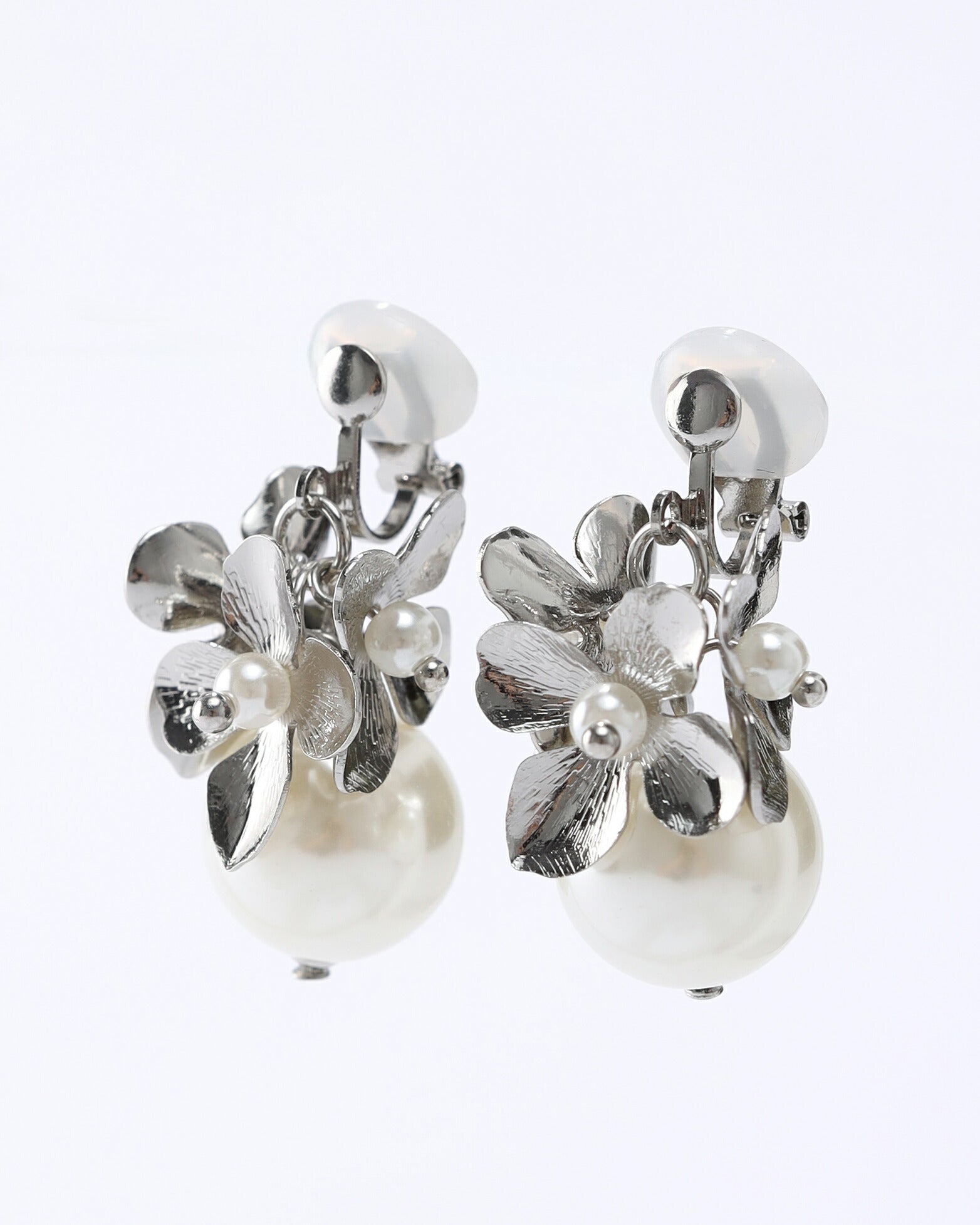 フラワークリップ＋イヤリング イヤリング フラワー×パール クリップ式 シリコンカバー付き