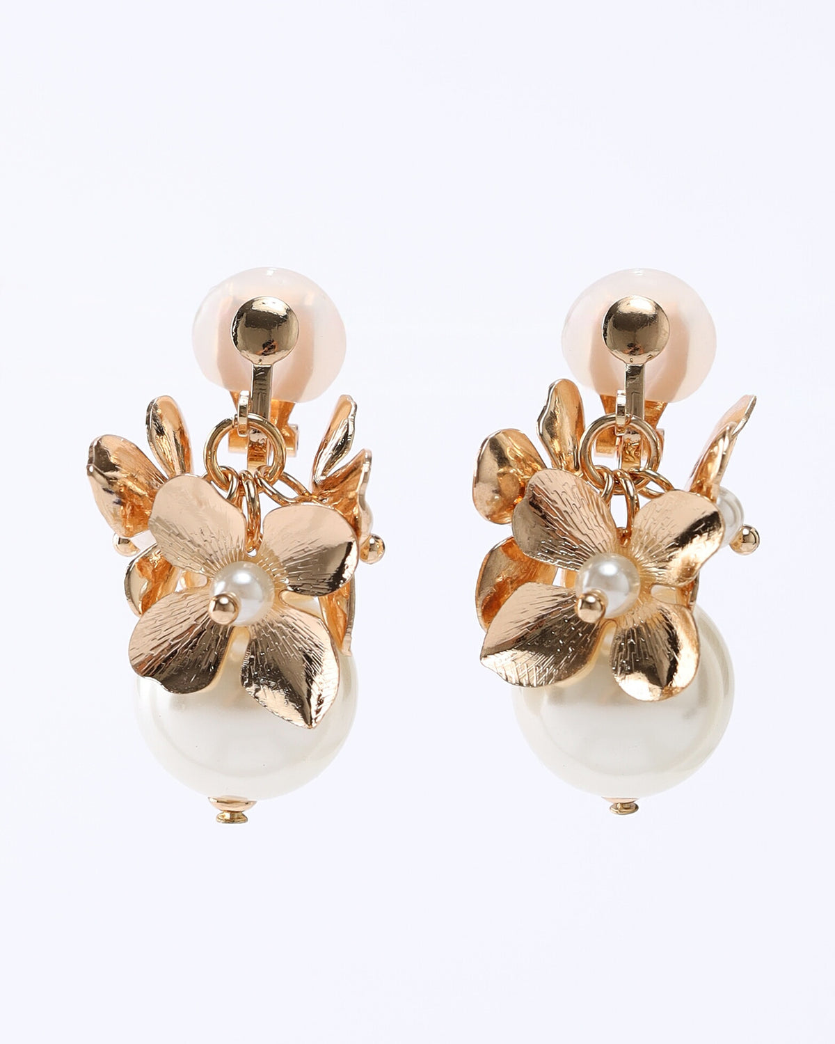 シアーフラワーイヤリングレディースオールシーズン軽量大ぶり上品華やかパール結婚式お呼ばれ二次会普段使いゴールド/シルバー