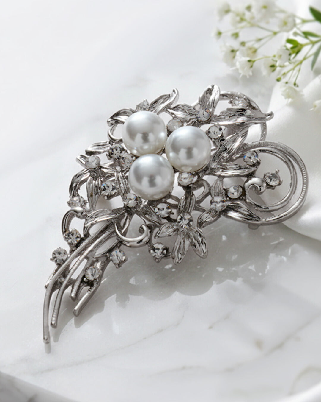 ブローチフォーマル卒業式入学式コサージュ卒園式入園式超軽量6.5gママスーツサークルリースフラワー小さめパールラインストーン軽いおしゃれ上品セレモニー結婚式お呼ばれジャケットピン30代40代50代ゴールドシルバー