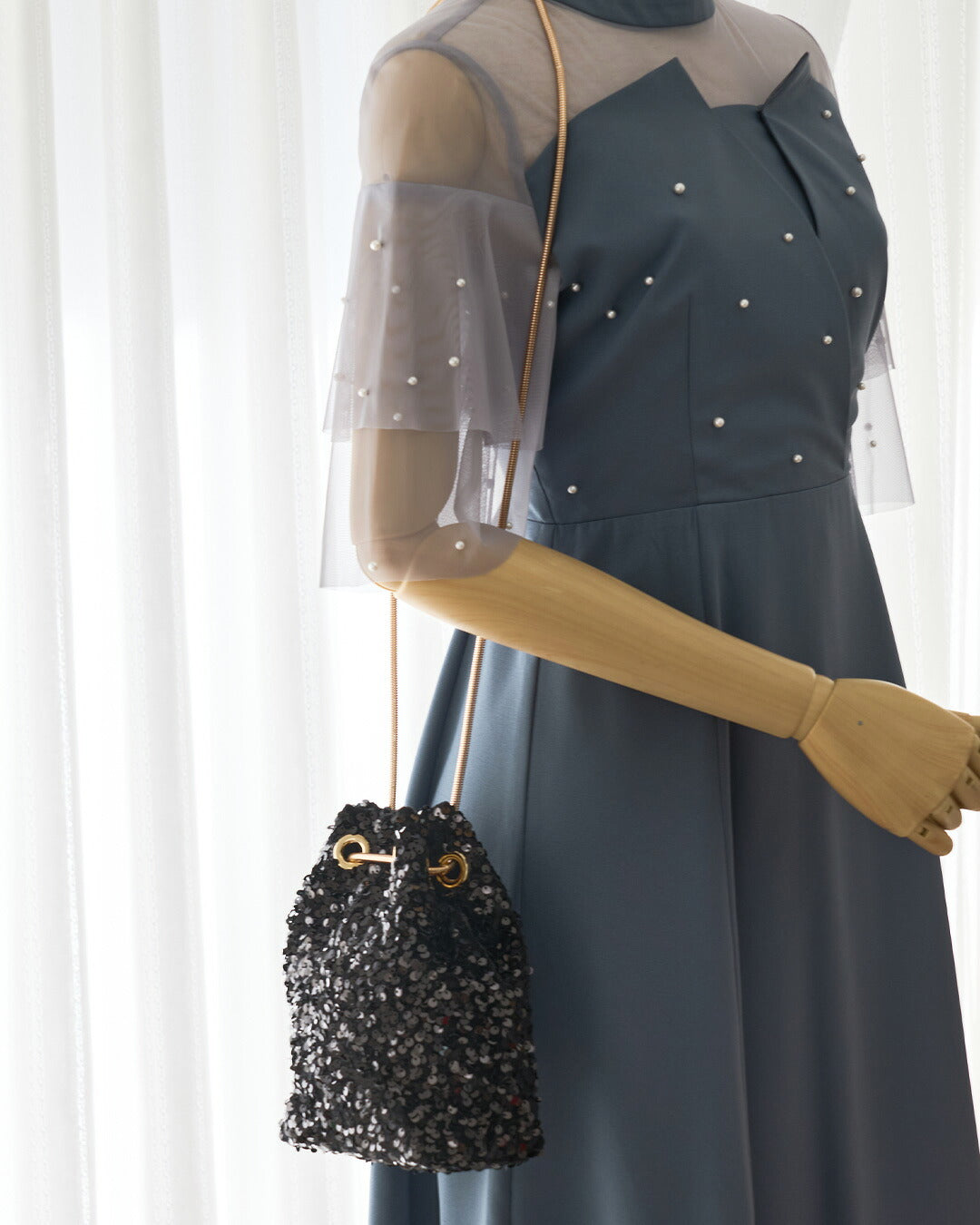 パーティーバッグ結婚式お呼ばれフォーマルバッグ2WAYショルダークラッチレディースシルバーベージュブラック小さめ上品披露宴二次会卒業式入学式謝恩会