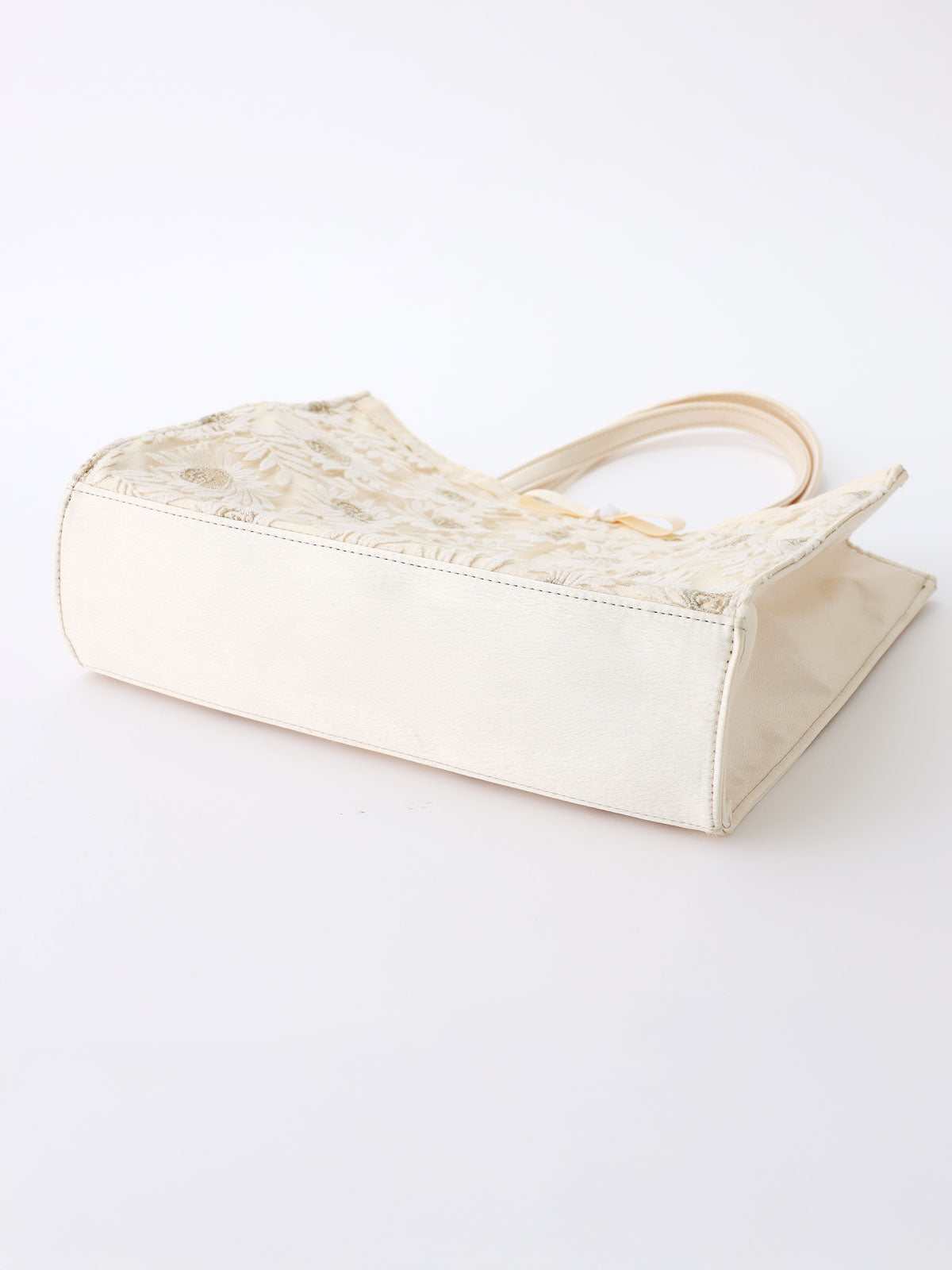 サブバッグ結婚式パーティートートA4フォーマルレース行事翌日配送おしゃれ華やか上品華奢サテンベージュ/ブラック