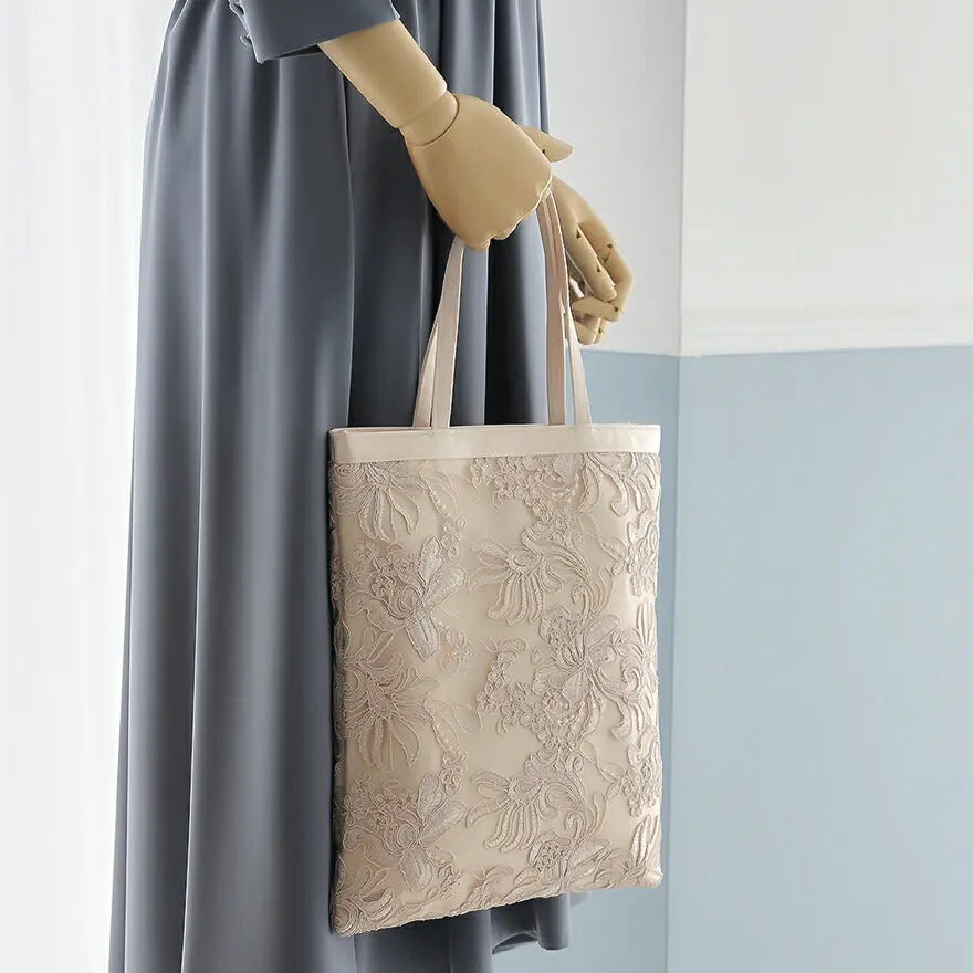 サブバッグ結婚式パーティートートA4フォーマルレース行事翌日配送おしゃれ華やか上品華奢サテンベージュ/ブラック