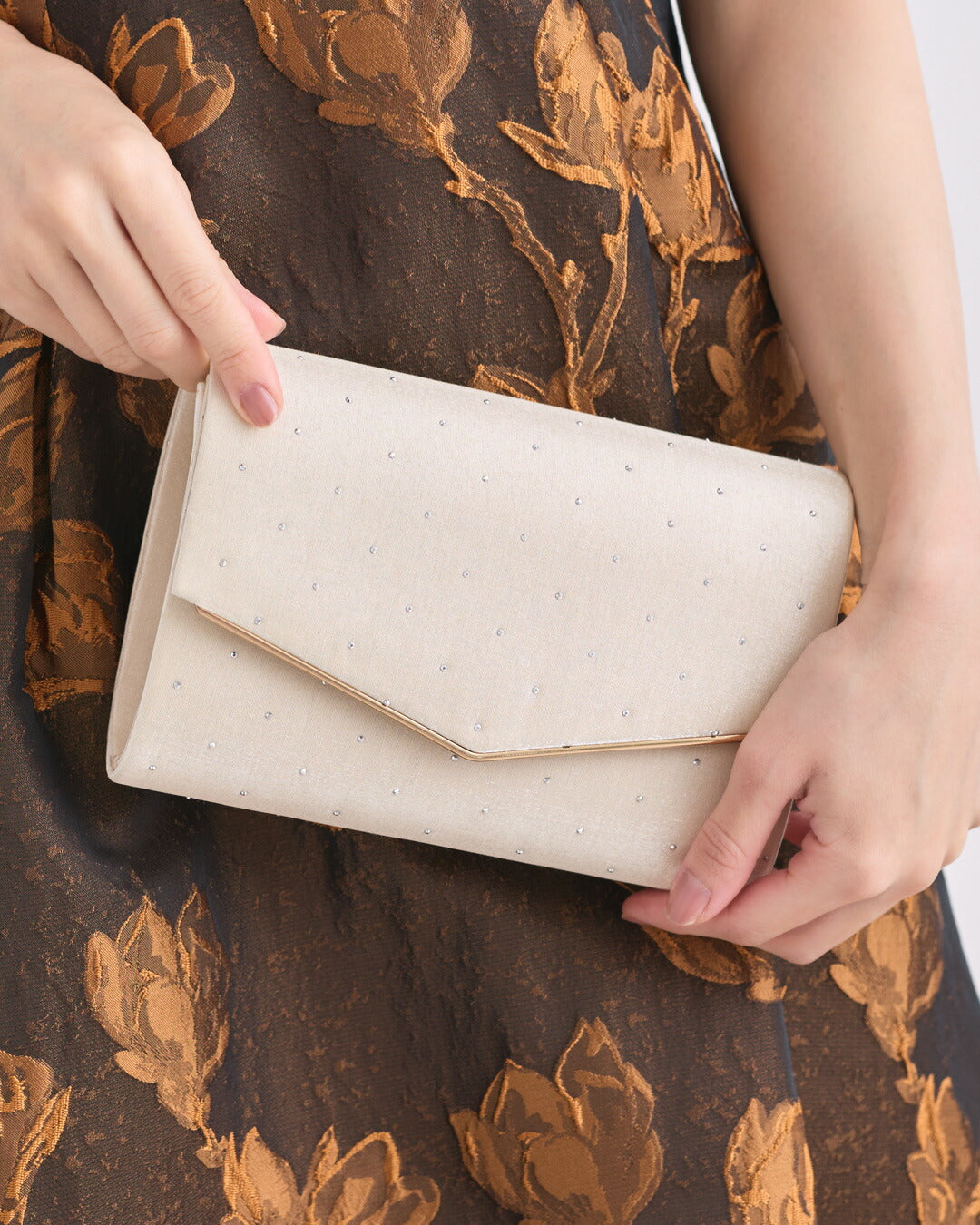 パーティーバッグ結婚式お呼ばれフォーマルバッグ2WAYショルダークラッチレディースシルバーベージュブラック小さめ上品披露宴二次会卒業式入学式謝恩会