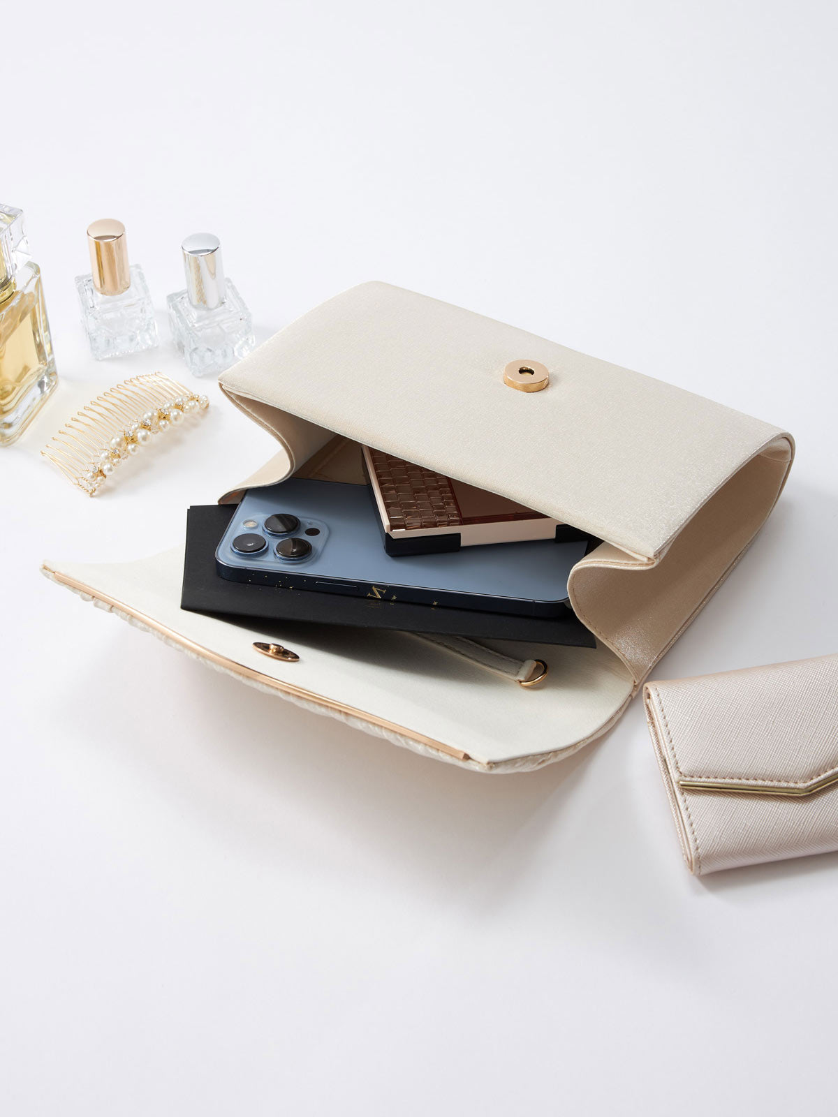 パーティーバッグ結婚式お呼ばれフォーマルバッグ2WAYショルダークラッチレディースシルバーベージュブラック小さめ上品披露宴二次会卒業式入学式謝恩会