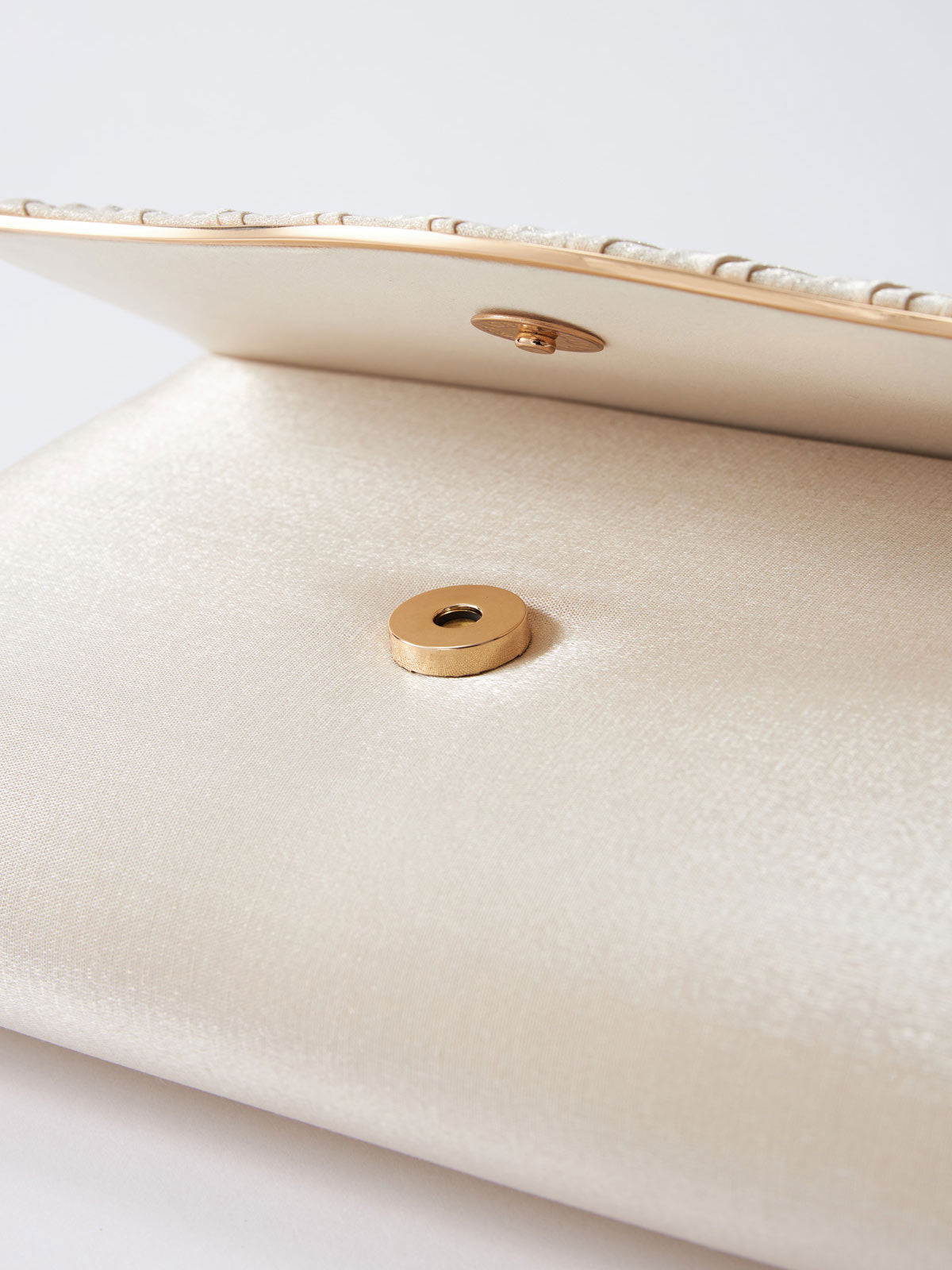 TwinkleGirls 上質なサテン生地を使用した3WAY仕様のフォーマルパーティーバッグ 開閉はマグネット ベージュ