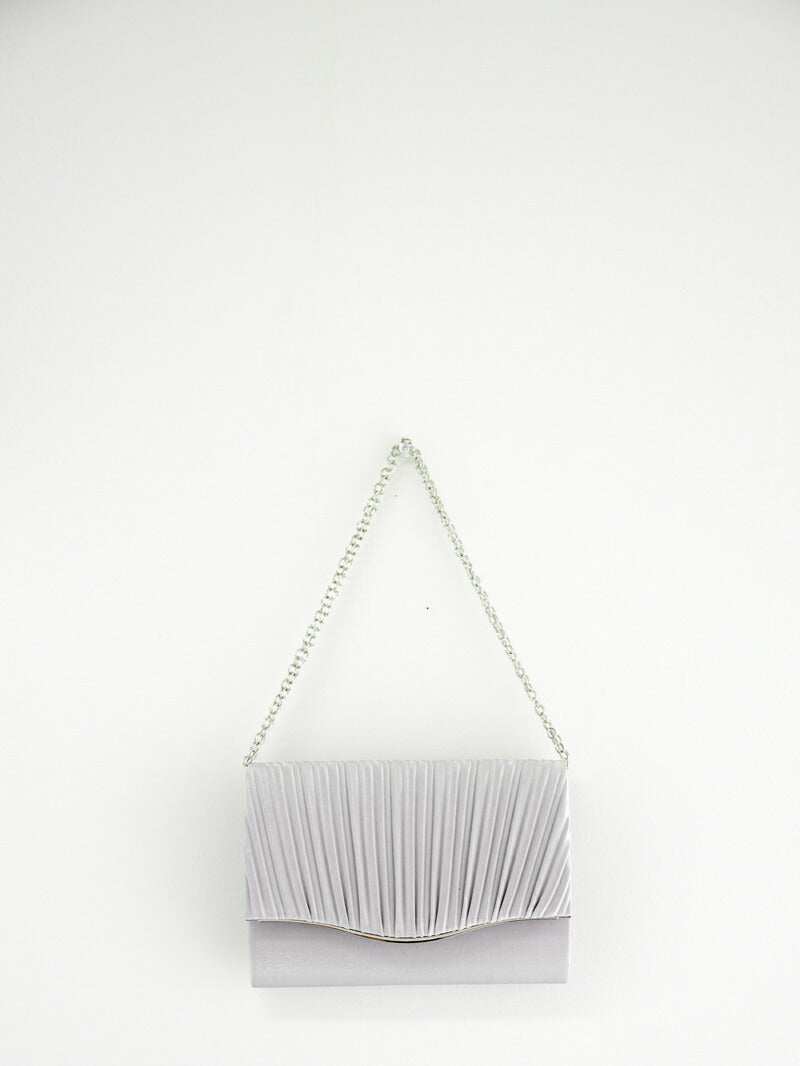 チェーンの取り外しでクラッチバッグやショルダーバッグとして使える3WAYアレンジイメージ ハンドバッグイメージ シルバー