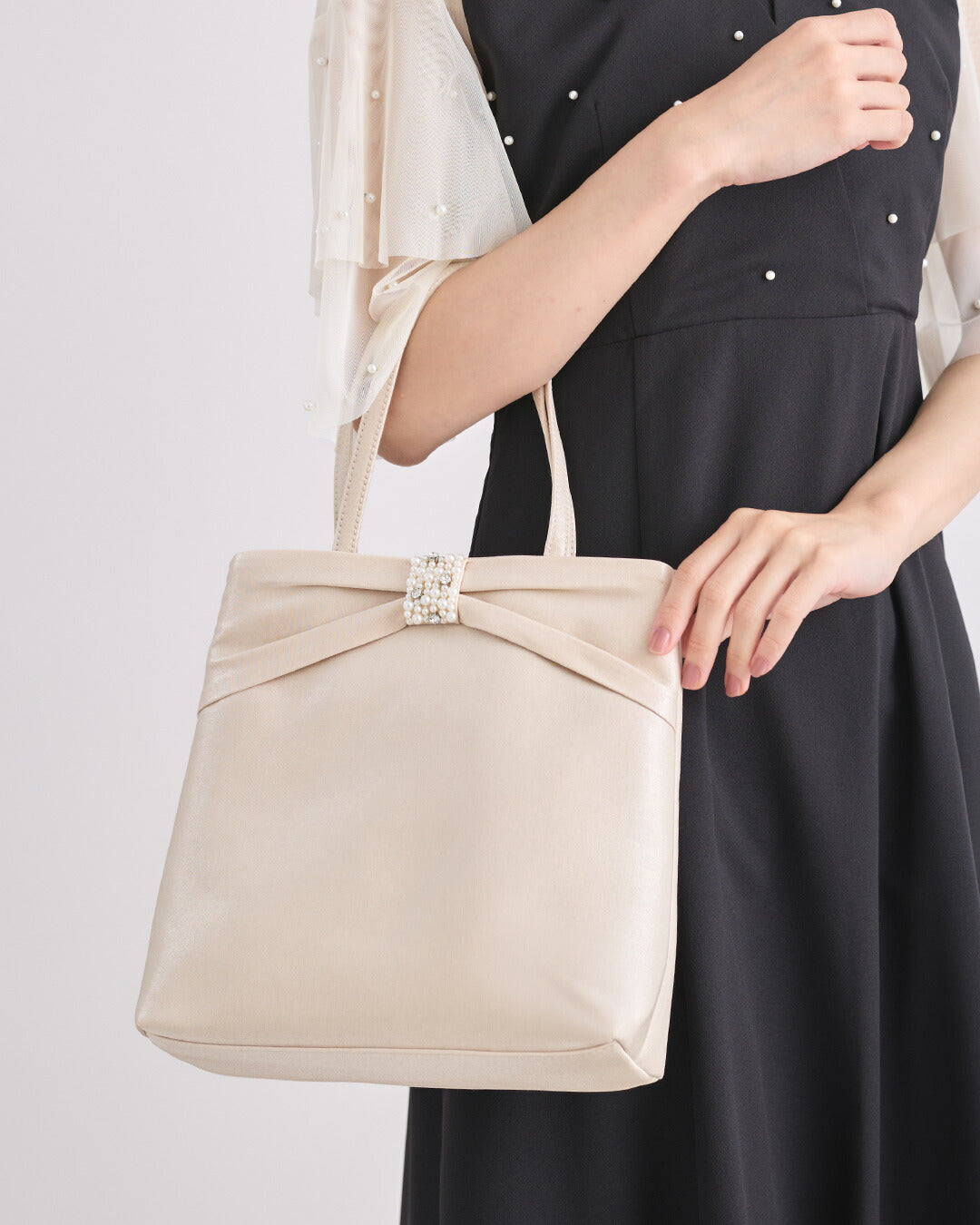 TwinkleGirls結婚式サブバッグトートレディースオールシーズンサテンリボンパールマグネット開閉内ポケット大容量ベージュ/シルバー/ブラック