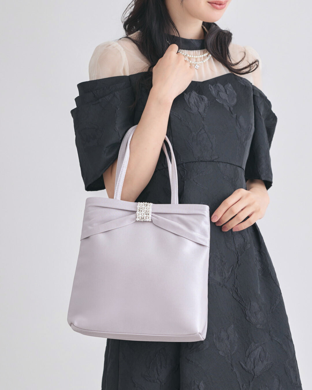 TwinkleGirls結婚式サブバッグトートレディースオールシーズンサテンリボンパールマグネット開閉内ポケット大容量ベージュ/シルバー/ブラック