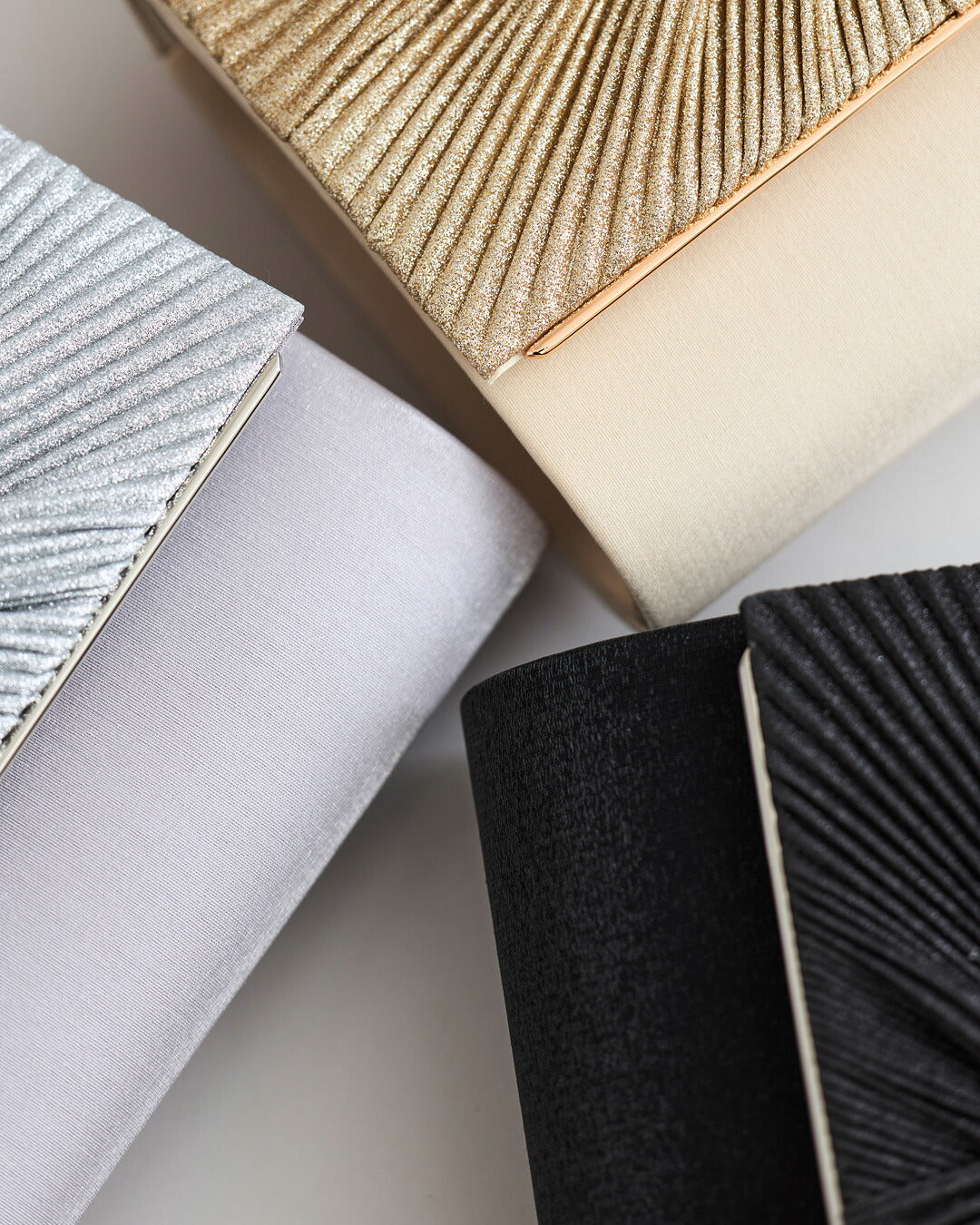 パーティーバッグ結婚式お呼ばれフォーマルバッグ2WAYショルダークラッチレディースシルバーベージュブラック小さめ上品披露宴二次会卒業式入学式謝恩会