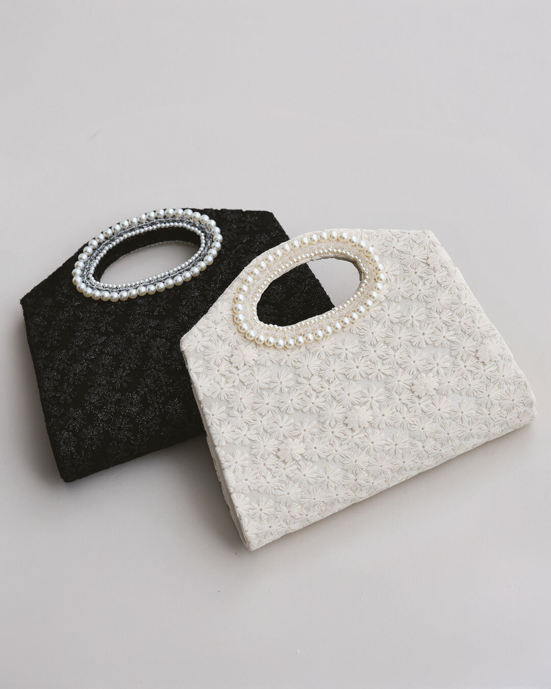 オーガンジーレースと可憐な花柄刺繍が上品な2wayパーティーバッグ 全２色 ブラック/ベージュ