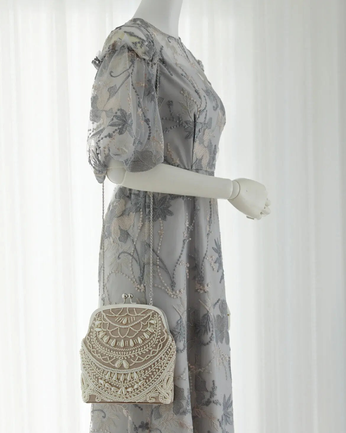 パーティーバッグ結婚式お呼ばれフォーマルバッグ2WAYショルダークラッチレディースシルバーベージュブラック小さめ上品披露宴二次会卒業式入学式謝恩会