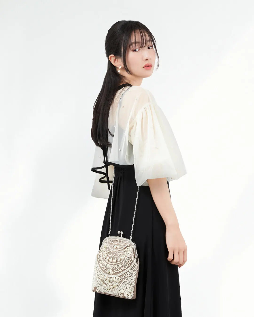 パーティーバッグ結婚式お呼ばれフォーマルバッグ2WAYショルダークラッチレディースシルバーベージュブラック小さめ上品披露宴二次会卒業式入学式謝恩会