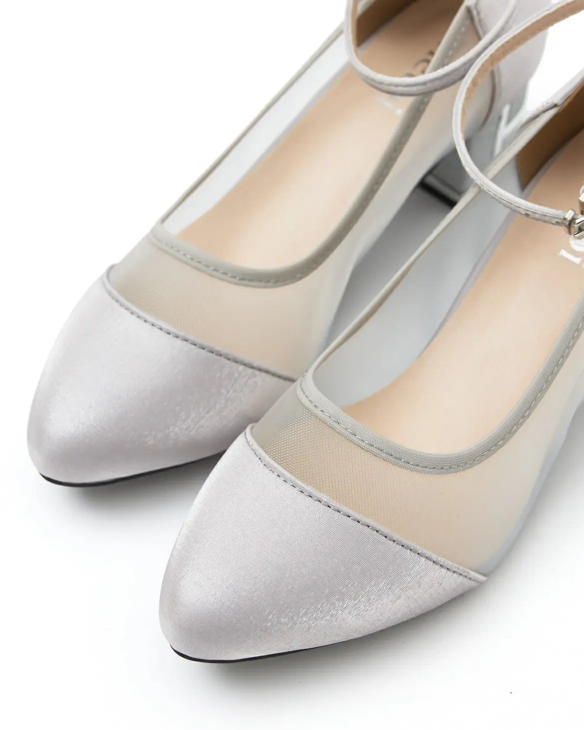 結婚式パンプスお呼ばれ対応疲れないローヒールチャンキーヒールストラップ付きレディースクッション入り幅広対応